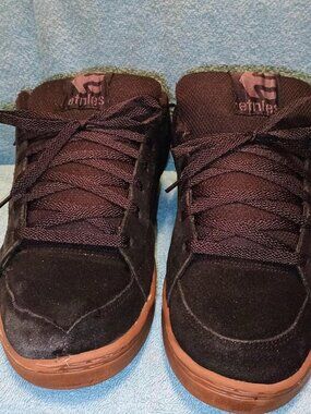 Etnies Kingpin skater shoes